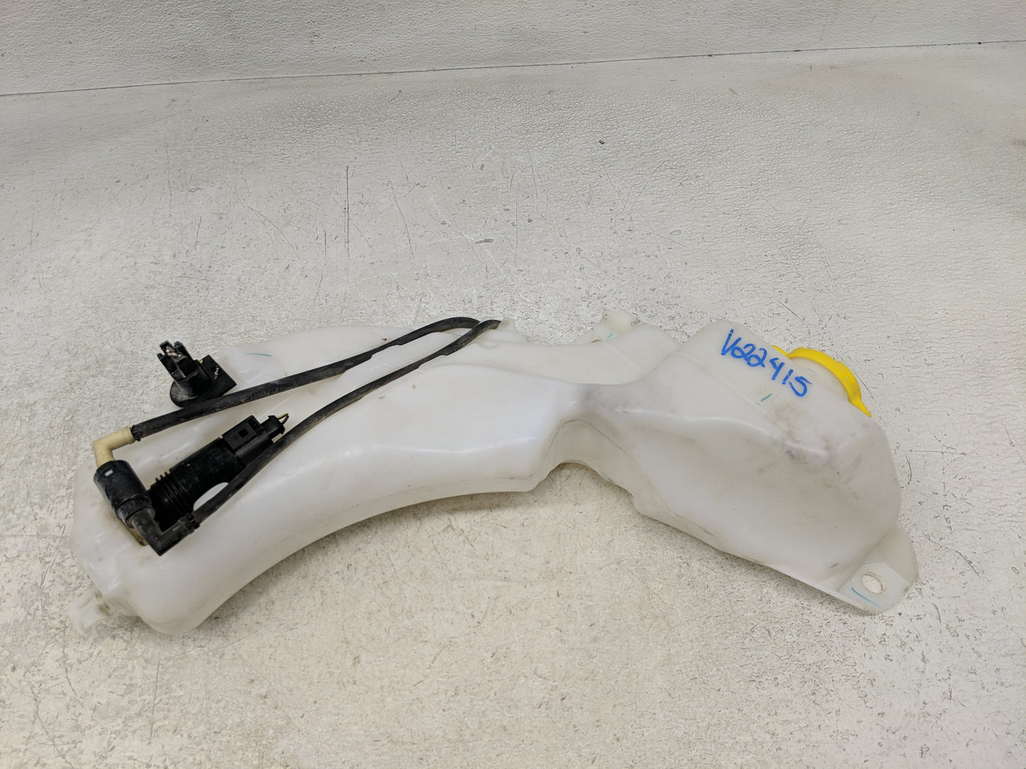 2018 Dodge Journey Windshield Washer Fluid Reservoir Bottle Oem - Oemusedautoparts1.com