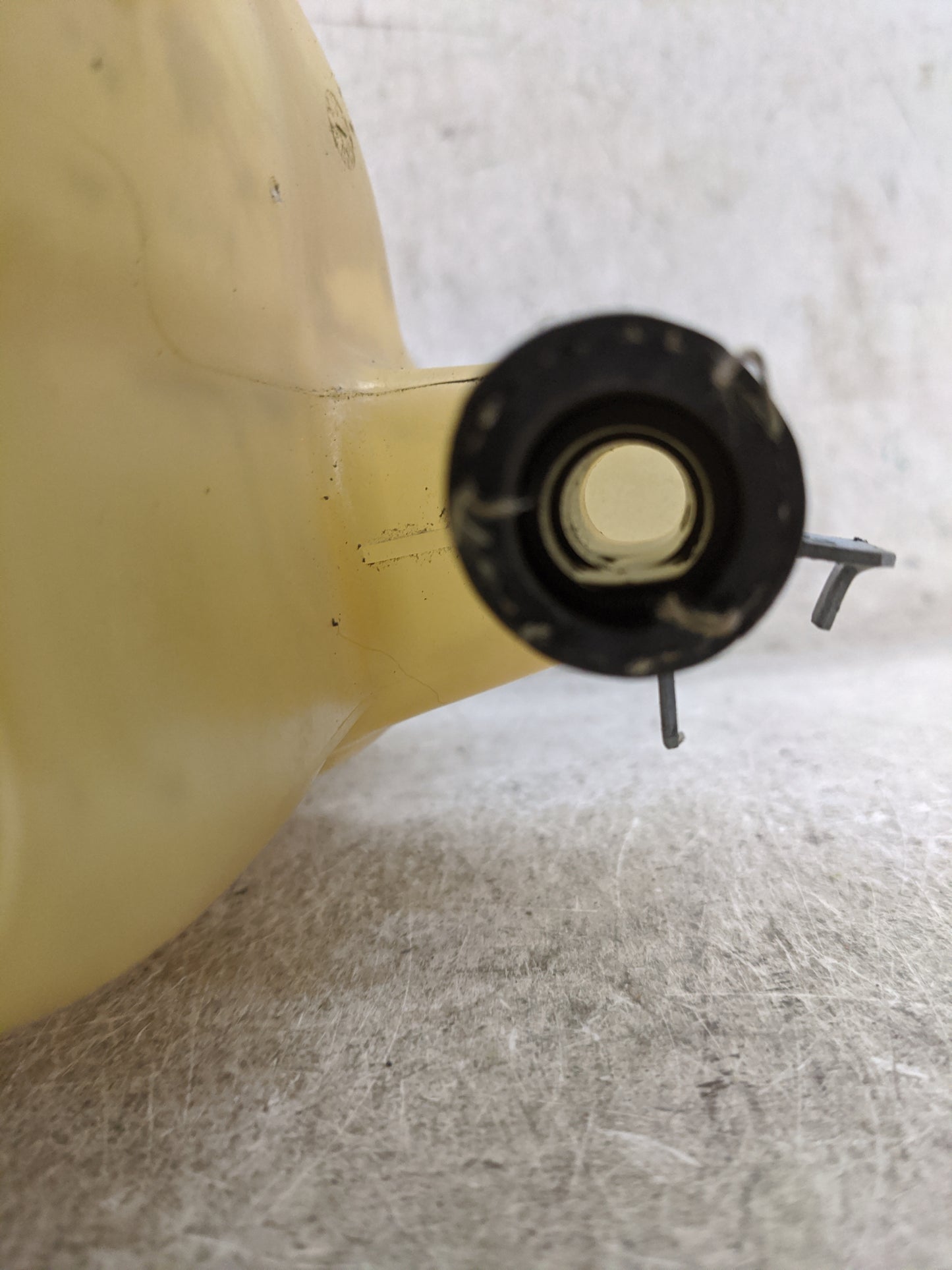 2009-2019 Dodge Journey Radiator Coolant Overflow Expansion Tank Bottle 1477046 - Oemusedautoparts1.com
