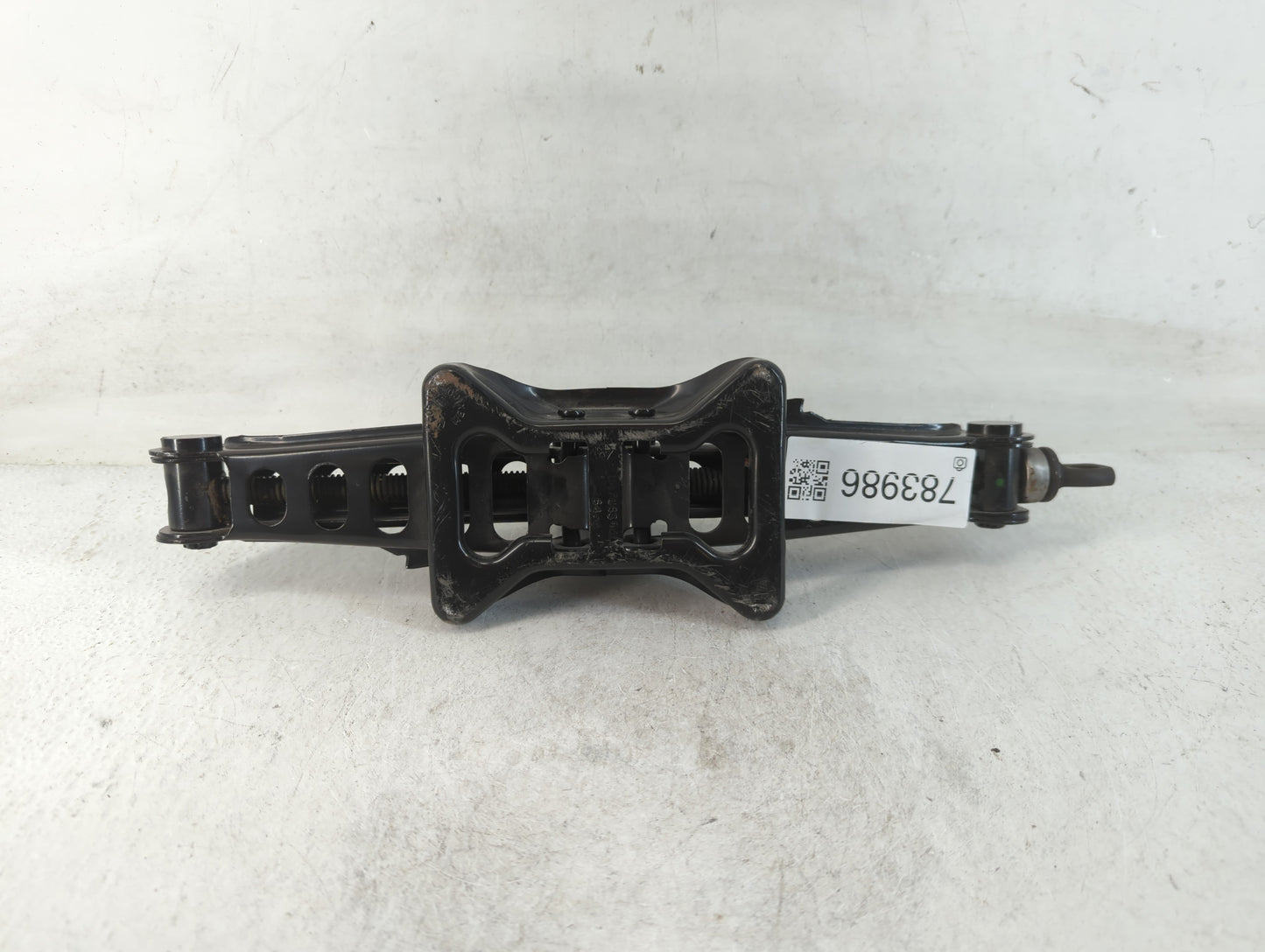 2018 Dodge Journey Spare Scissor Car Jack 783986 - Oemusedautoparts1.com