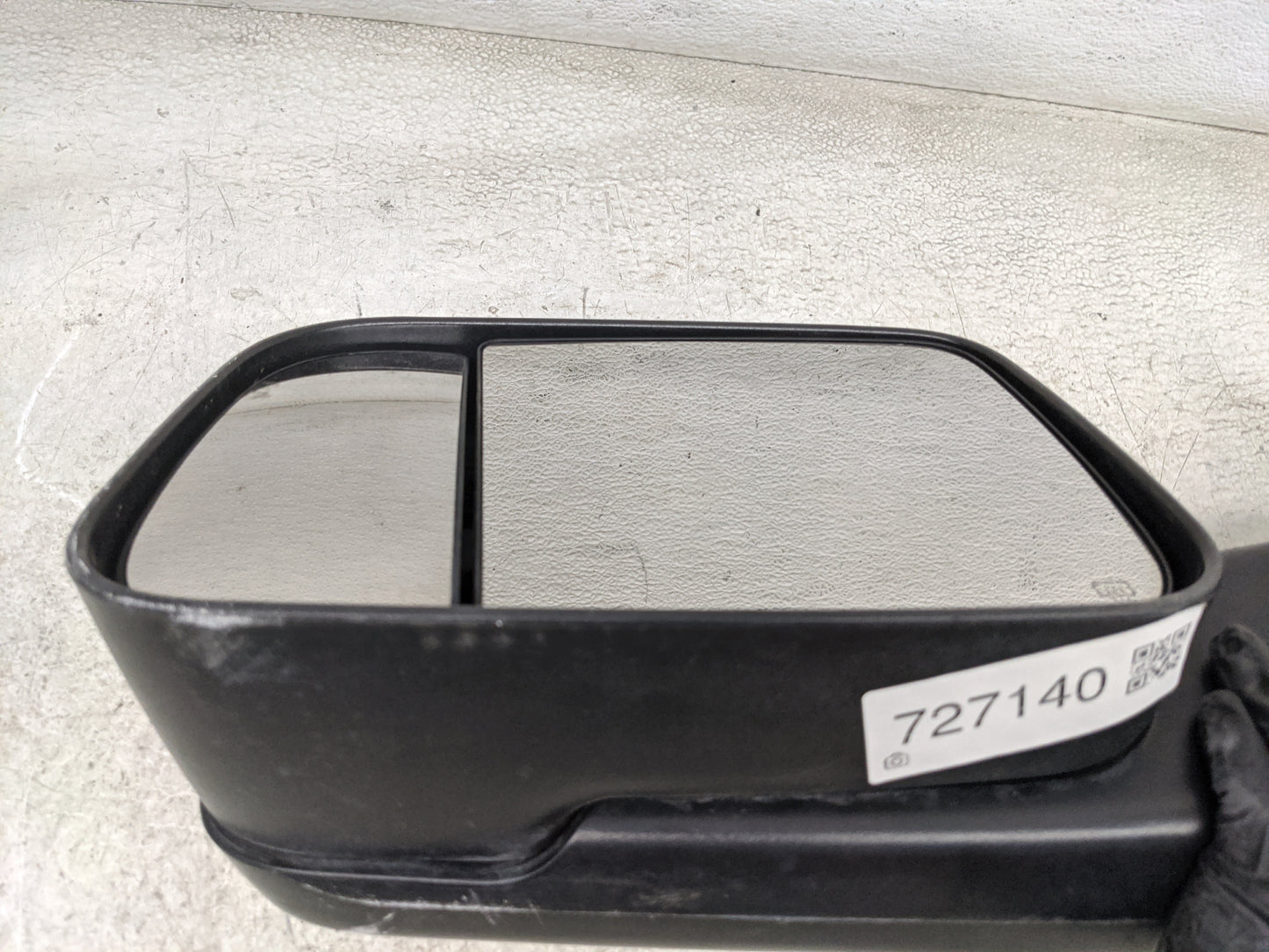 2018 Dodge Ram 3500 Driver Side View Mirror - Left Door Mirror OEM Used - Oemusedautoparts1.com
