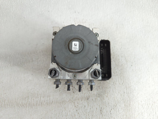 2015-2018 Ford Edge ABS Pump Control Module Replacement P/N:F2GC-2C405-AK Fits Fits 2015 2016 2017 2018 OEM Used Auto Parts