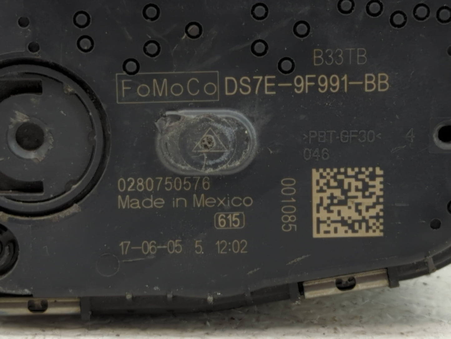 2015-2018 Ford Edge Throttle Body P/N:DS7E-9F991-BB Fits Fits 2014 2015 2016 2017 2018 2019 2020 2021 2022 OEM Used Auto Par