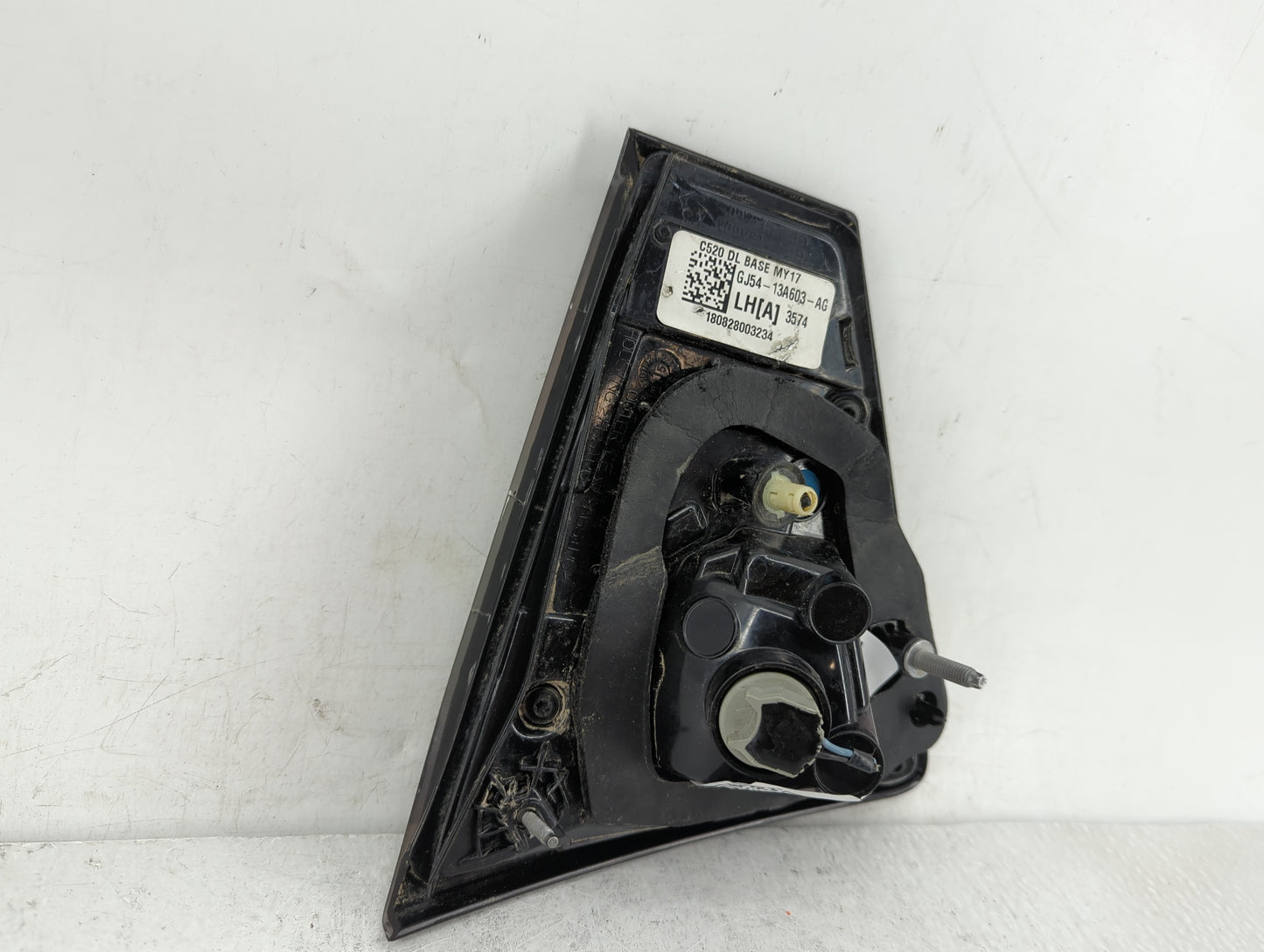 2017-2018 Ford Escape Tail Light Assembly Driver Left OEM P/N:GJ54-13A603-AG Fits Fits 2017 2018 OEM Used Auto Parts - Oemus