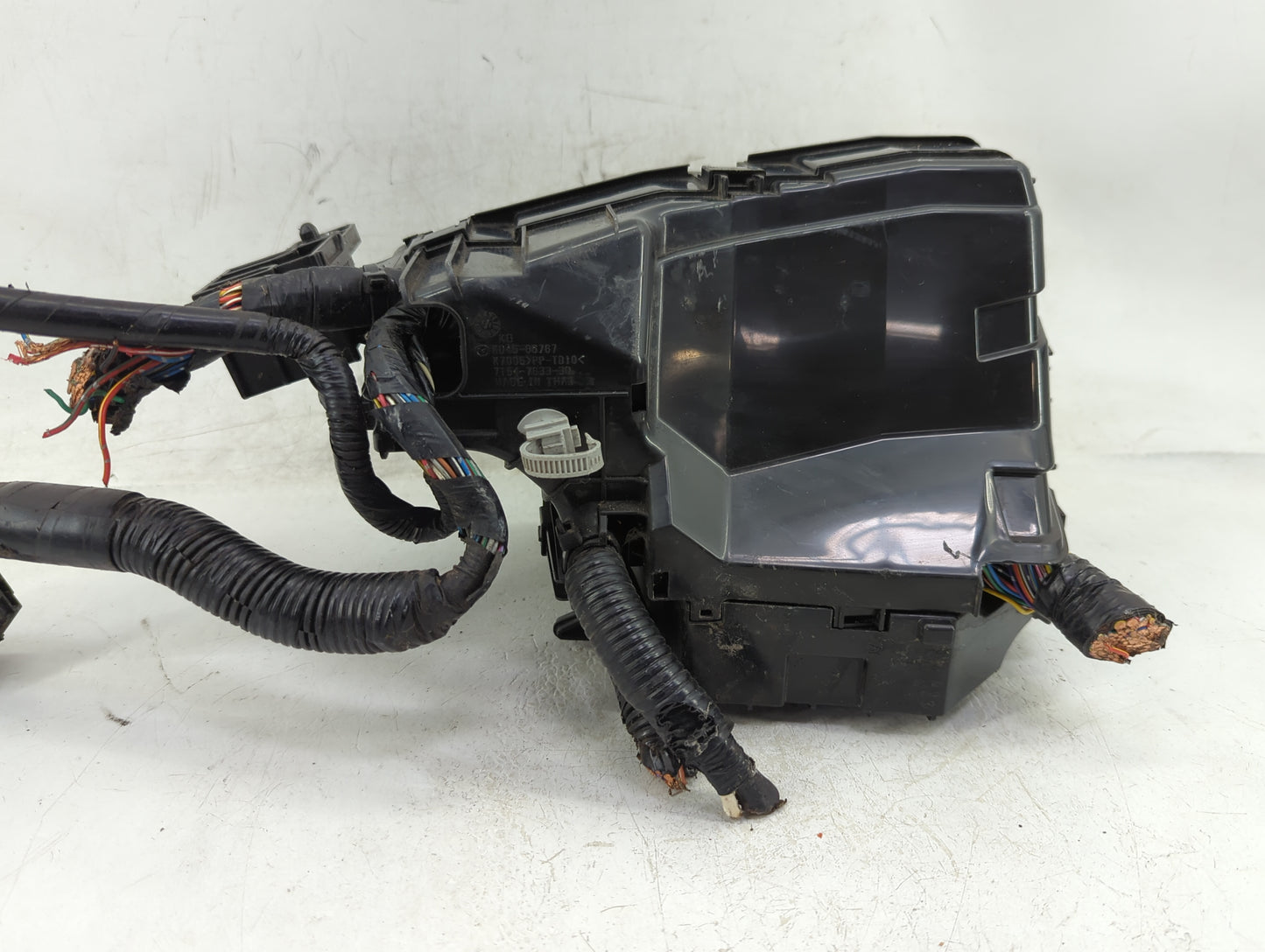 2018 Ford Escape Fusebox Fuse Box Panel Relay Module P/N:KD45-675X0 Fits OEM Used Auto Parts - Oemusedautoparts1.com