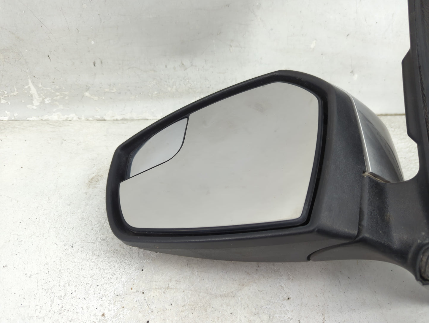 2017-2019 Ford Escape Driver Side View Mirror - Left Door Mirror OEM Used - Oemusedautoparts1.com