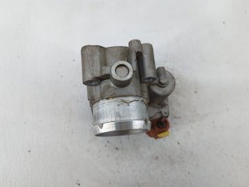 2017-2019 Ford Escape Throttle Body P/N:DS7G-9F991-BB DS7G-9F991-CA Fits Fits 2014 2015 2016 2017 2018 2019 2020 OEM Used Auto Parts