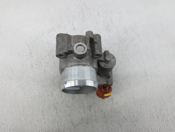 2017-2019 Ford Escape Throttle Body P/N:DS7G-9F991-CA DS7G-9F991-BB Fits Fits 2014 2015 2016 2017 2018 2019 2020 OEM Used Auto Parts