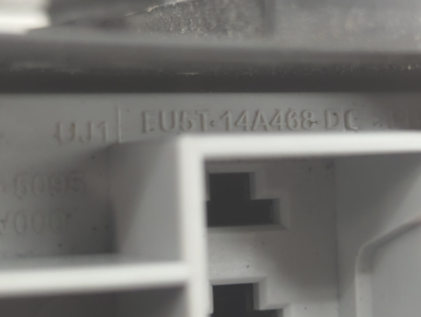 2018-2019 Ford Explorer Fusebox Fuse Box Panel Relay Module Fits Fits 2018 2019 OEM Used Auto Parts - Oemusedautoparts1.com