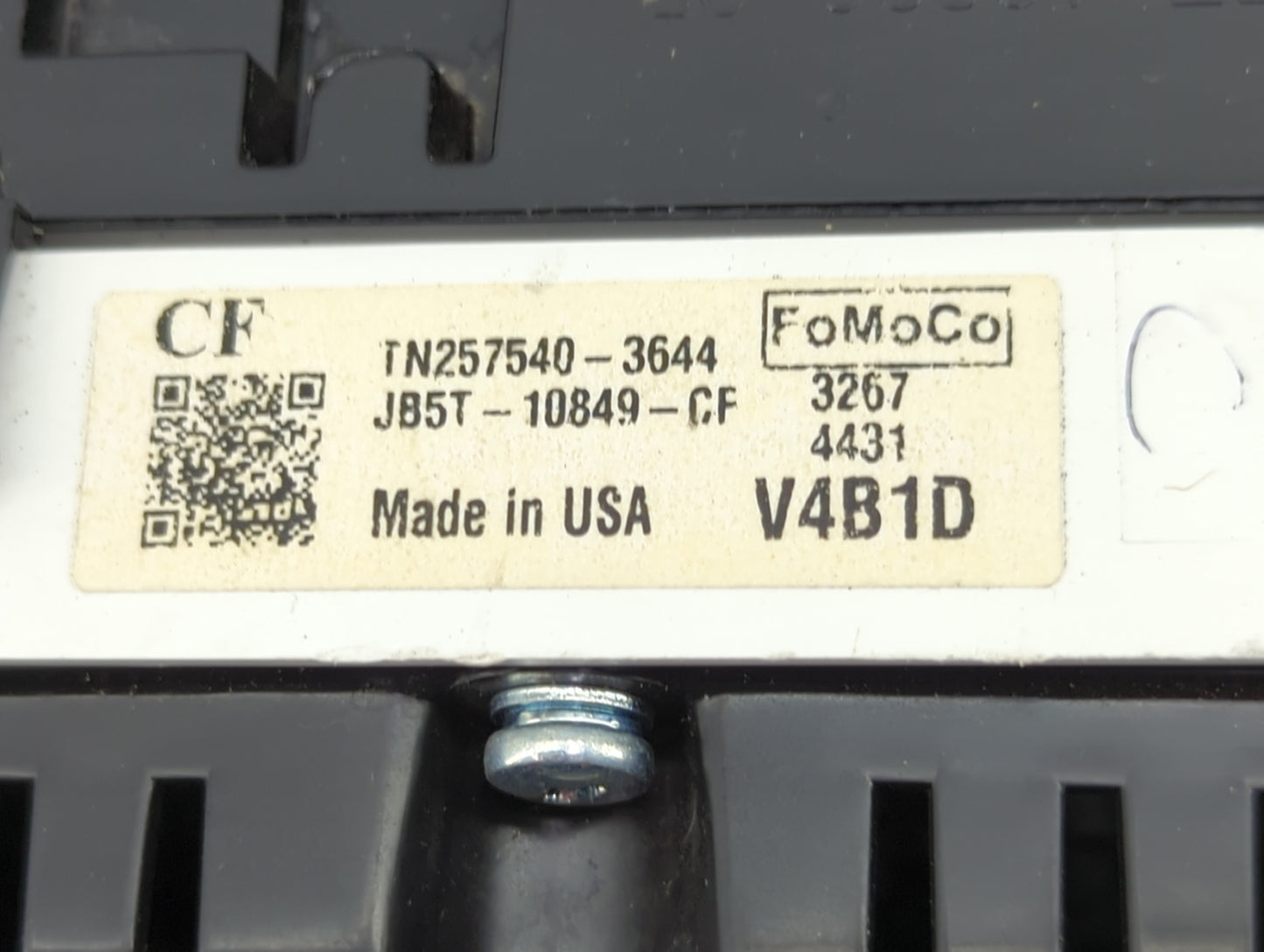 2018 Ford Explorer Instrument Cluster Speedometer Gauges P/N:JB5T-10849-CF TN257540-3644 Miles: Fits OEM Used Auto Parts - O