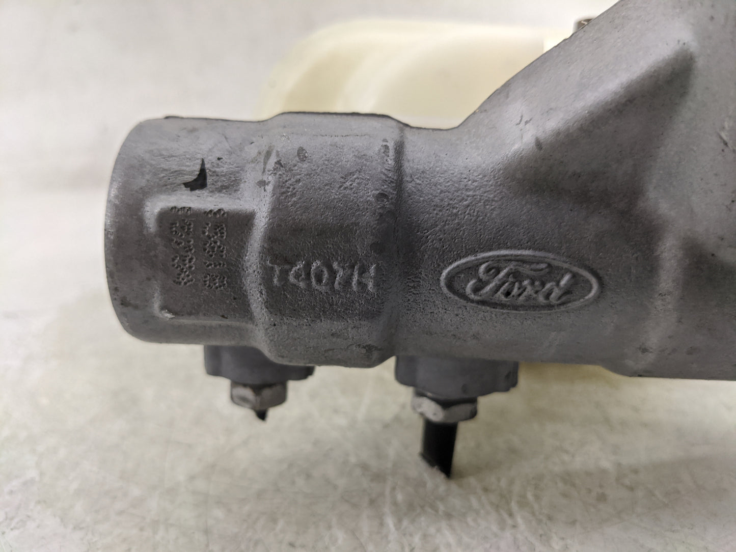 2018-2020 Ford F-150 Brake Master Cylinder 1376840 - Oemusedautoparts1.com