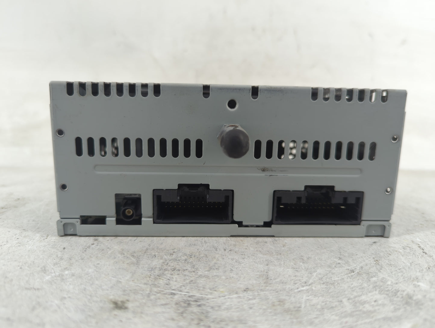 2017-2018 Ford F-150 Radio AM FM Cd Player Receiver Replacement P/N:JL3T-19C107-AA Fits Fits 2017 2018 OEM Used Auto Parts -