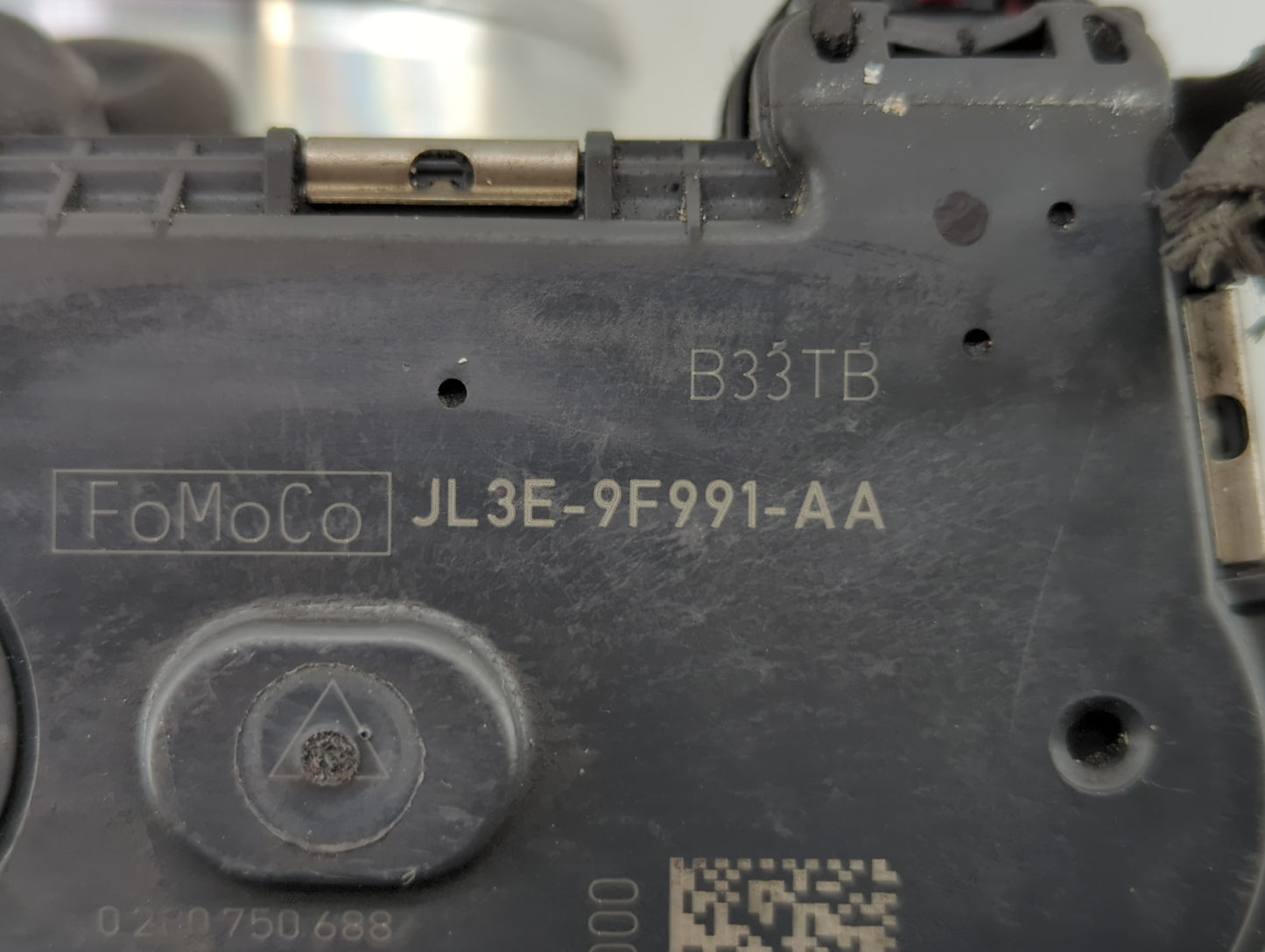 2018-2019 Ford F-150 Throttle Body P/N:JL3E-9F991-AA Fits Fits 2018 2019 OEM Used Auto Parts - Oemusedautoparts1.com