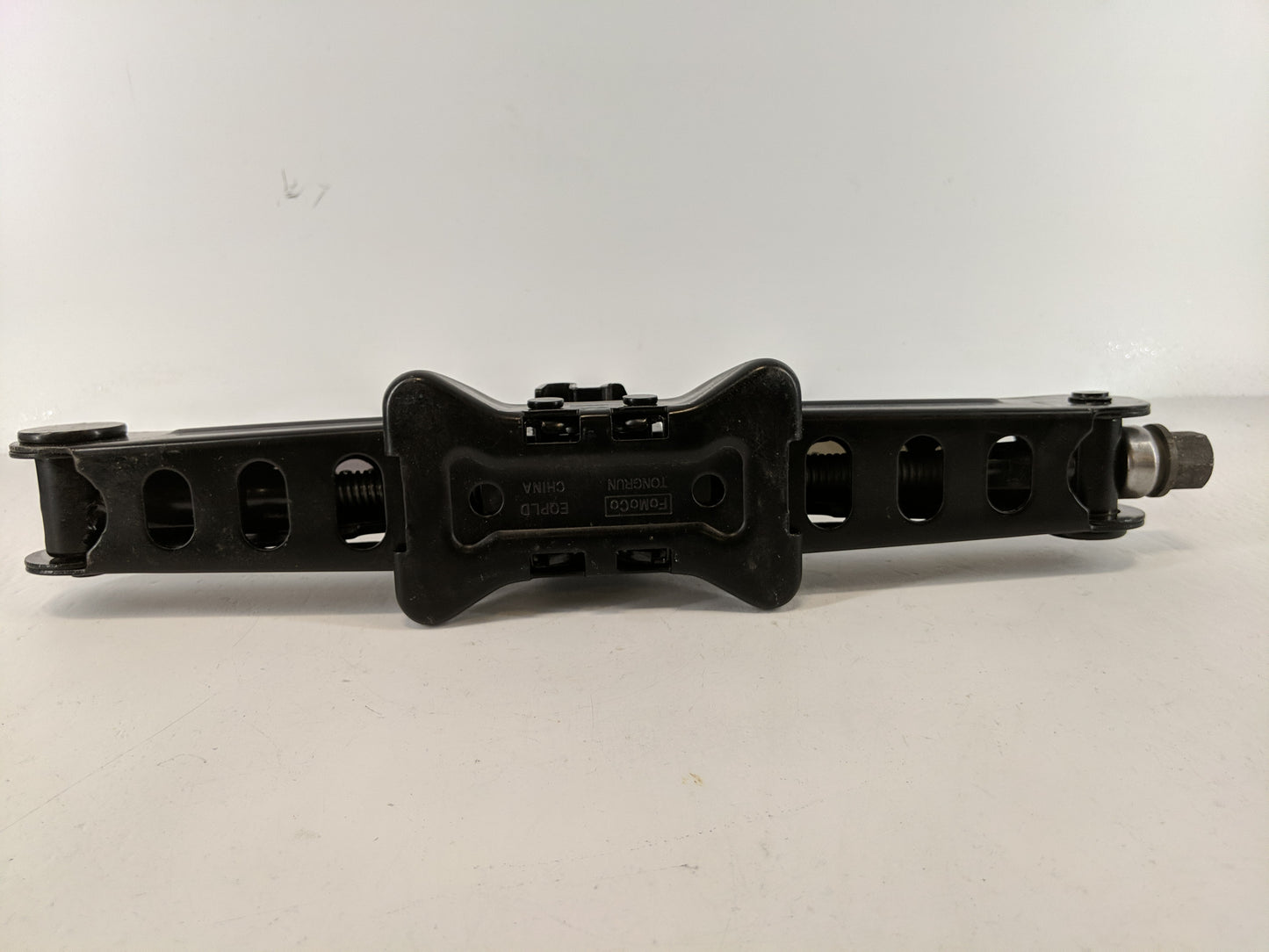 2018 Ford Focus Spare Scissor Car Jack - Oemusedautoparts1.com