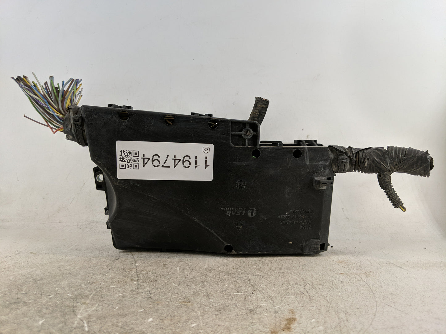 2017-2018 Ford Focus Fusebox Fuse Box Panel Relay Module P/N:21090 000 001 Fits Fits 2017 2018 OEM Used Auto Parts - Oemused