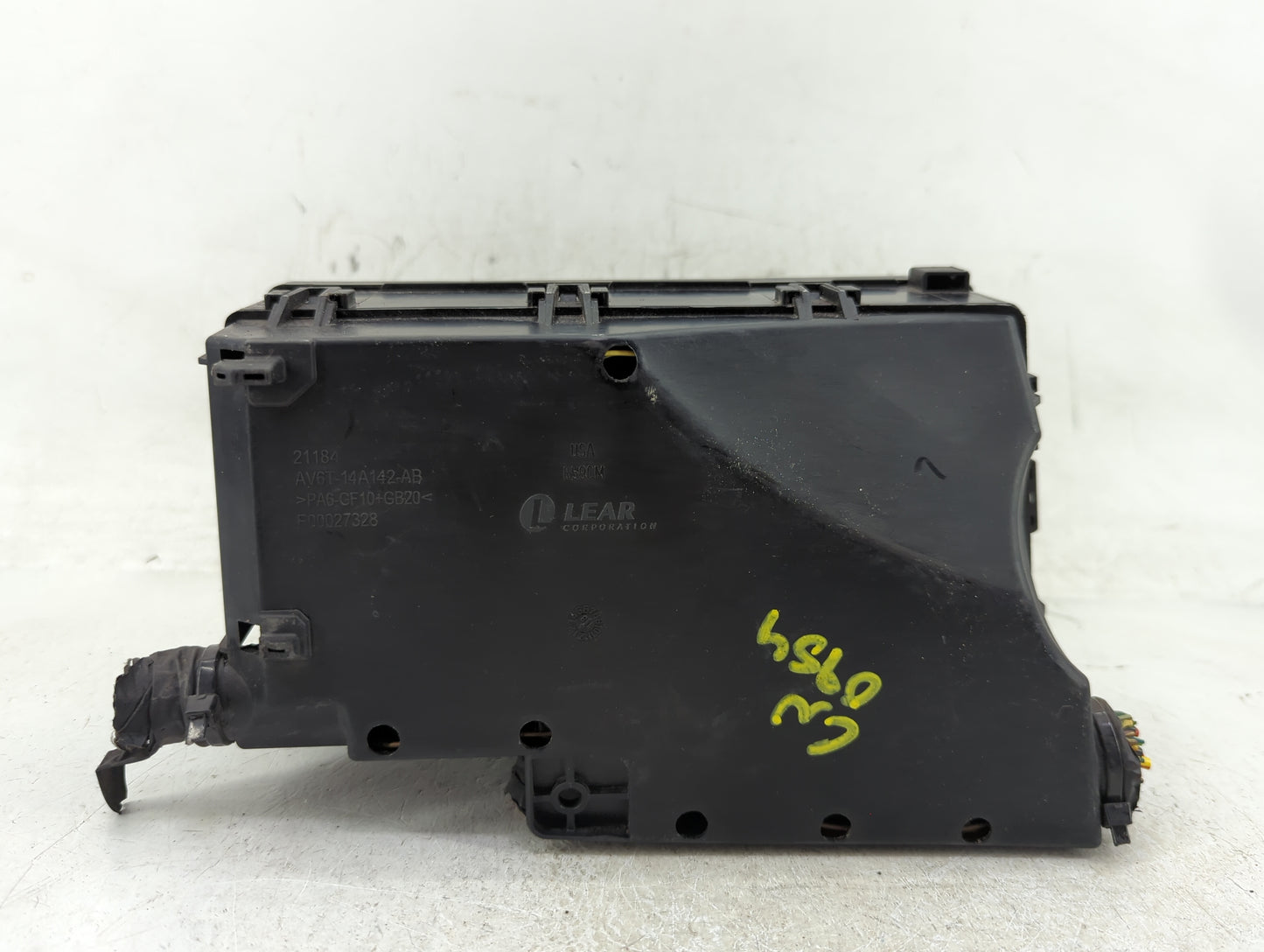 2017-2018 Ford Focus Fusebox Fuse Box Panel Relay Module P/N:GJ7T-14A076-BA 19648 000 001, 21090 000 001 Fits Fits 2017 2018