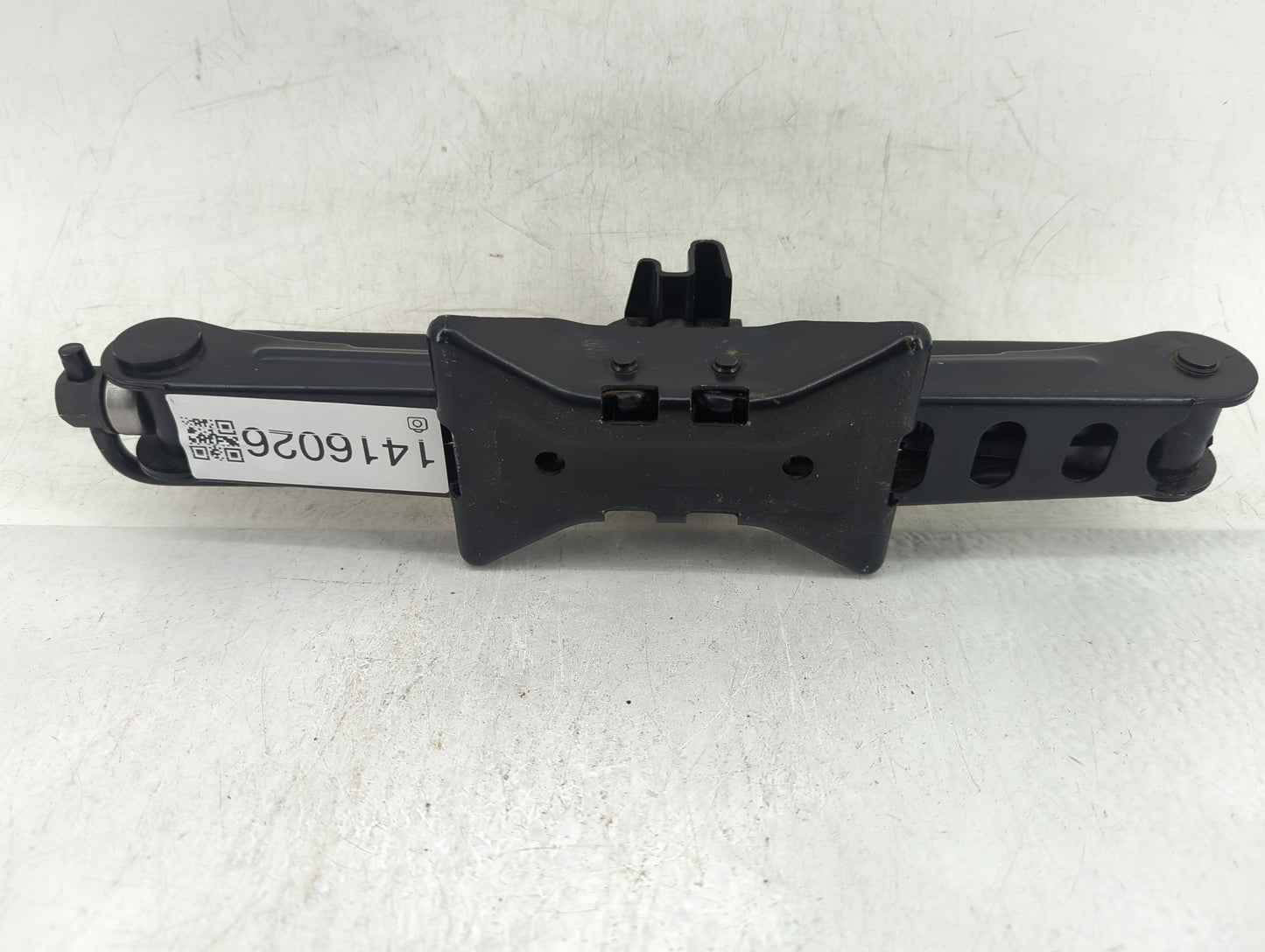 2018 Ford Focus Spare Scissor Car Jack 1416026 - Oemusedautoparts1.com