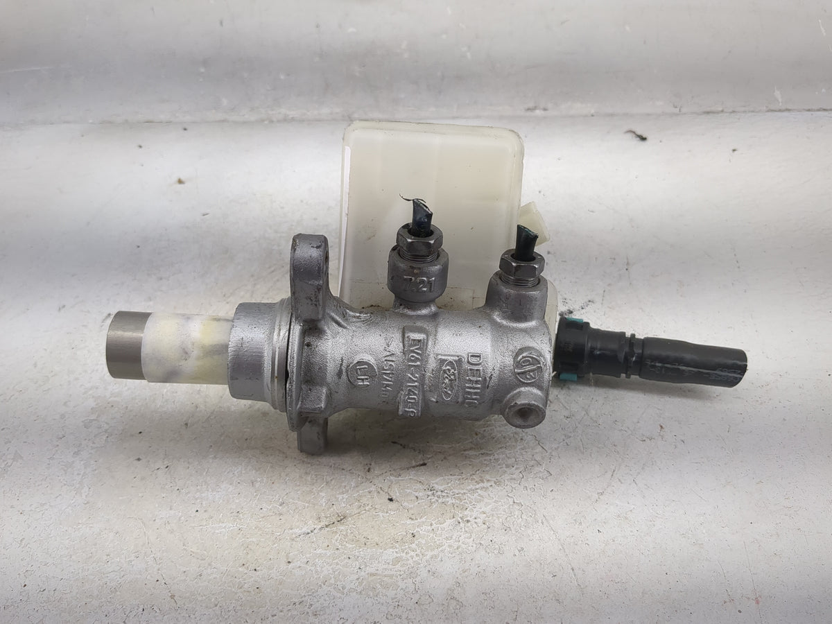 2012-2018 Ford Focus Brake Master Cylinder 1500947 - Oemusedautoparts1.com