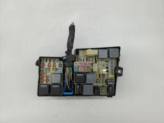 2017-2018 Ford Focus Fusebox Fuse Box Panel Relay Module Fits Fits 2017 2018 OEM Used Auto Parts
