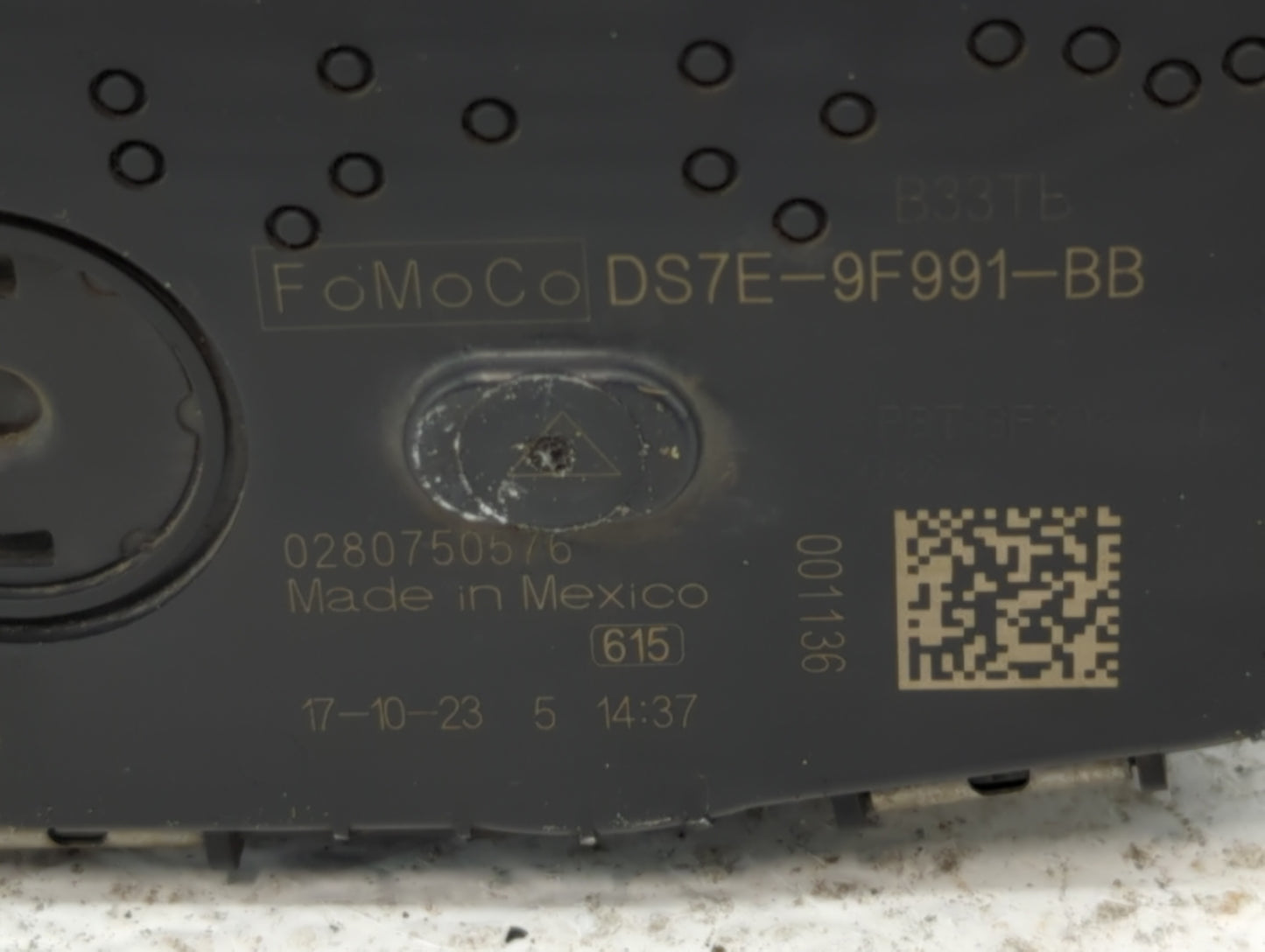 2014-2018 Ford Focus Throttle Body P/N:DS7E-9F991-BB DS7E-9F991-BD Fits Fits 2014 2015 2016 2017 2018 2019 2020 2021 2022 OE