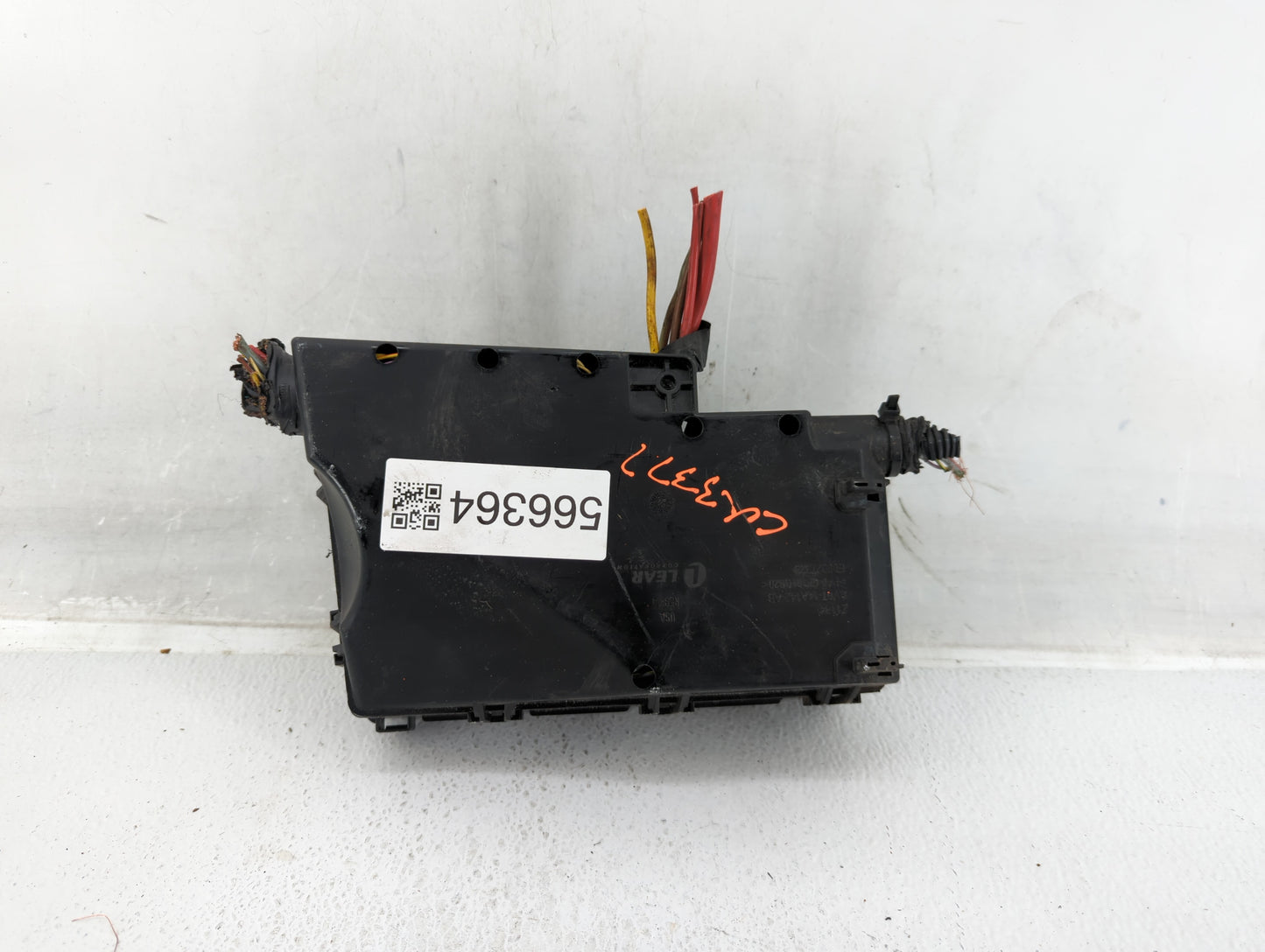 2017-2018 Ford Focus Fusebox Fuse Box Panel Relay Module P/N:E02345500 AV6T-14A142-AB Fits Fits 2017 2018 OEM Used Auto Part