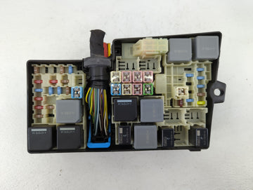2017-2018 Ford Focus Fusebox Fuse Box Panel Relay Module P/N:E02345500 AV6T-14A067-AD Fits Fits 2017 2018 OEM Used Auto Parts