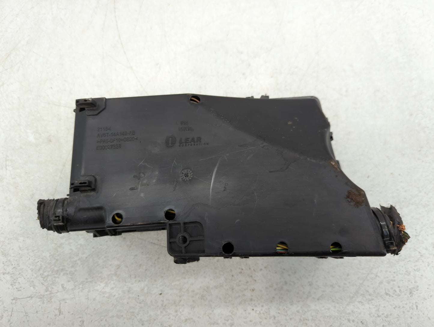 2017-2018 Ford Focus Fusebox Fuse Box Panel Relay Module P/N:E02345500 AV6T-14A067-AD Fits Fits 2017 2018 OEM Used Auto Part