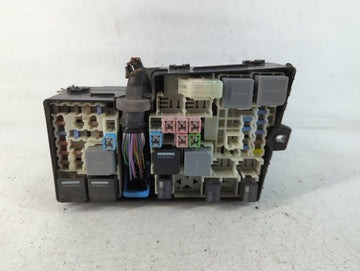2017-2018 Ford Focus Fusebox Fuse Box Panel Relay Module P/N:E02345500 AV6T-14A067-AD Fits Fits 2017 2018 OEM Used Auto Parts