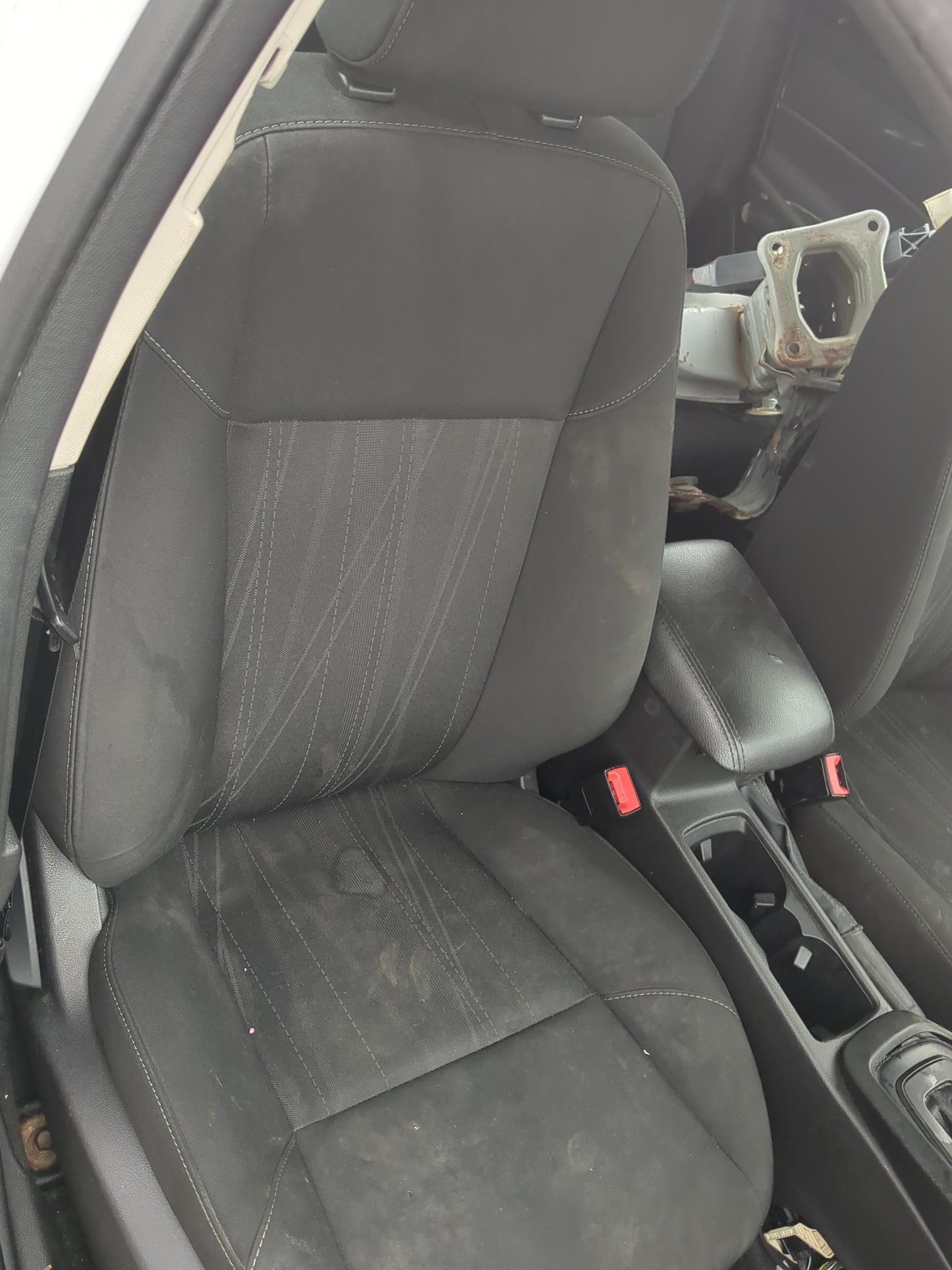 2015-2018 Ford Focus Passenger Front Seat Oem - Oemusedautoparts1.com