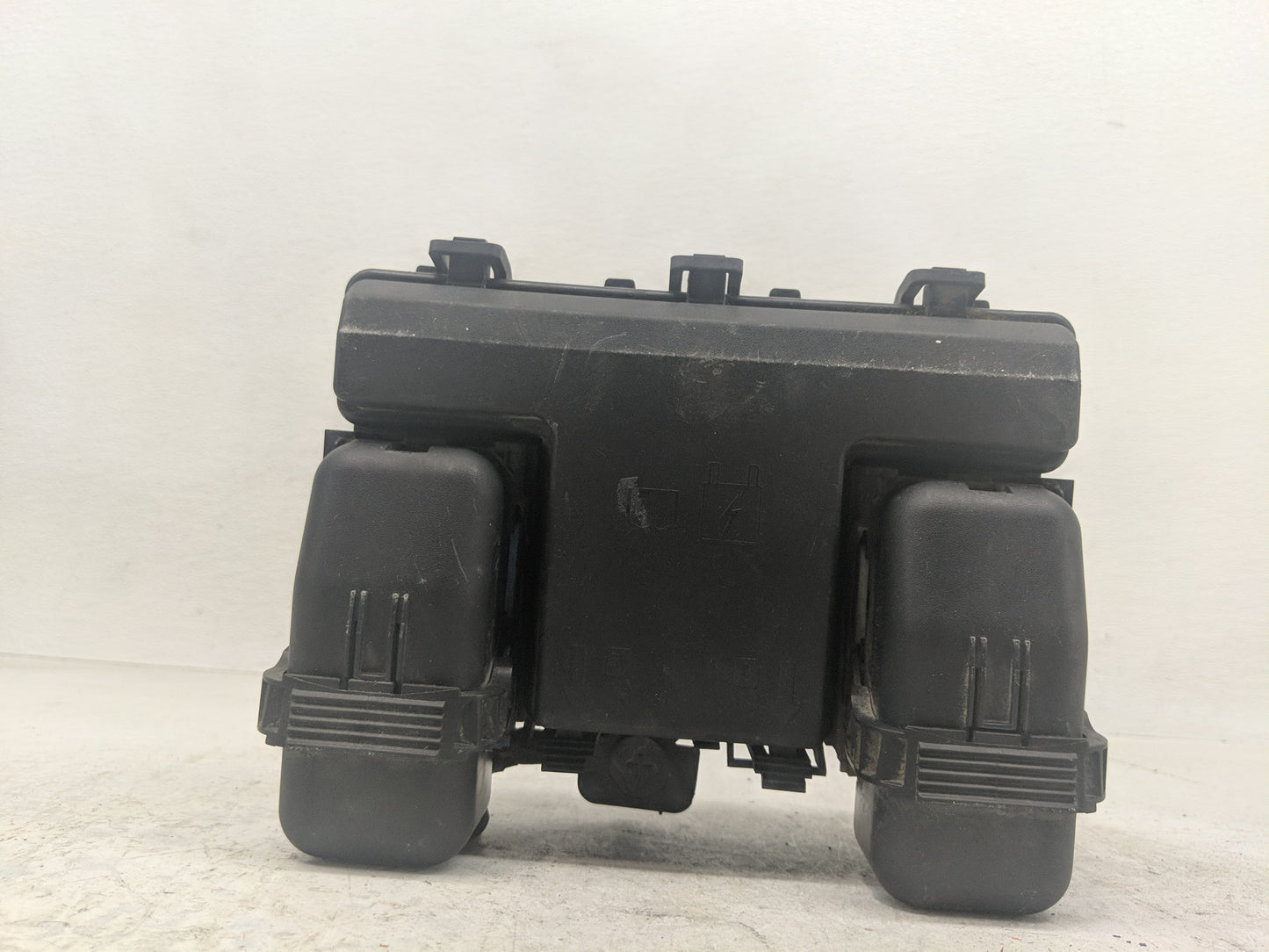 2017-2020 Ford Fusion Fusebox Fuse Box Panel Relay Module P/N:HG9T 14D068 AD Fits Fits 2017 2018 2019 2020 OEM Used Auto Par