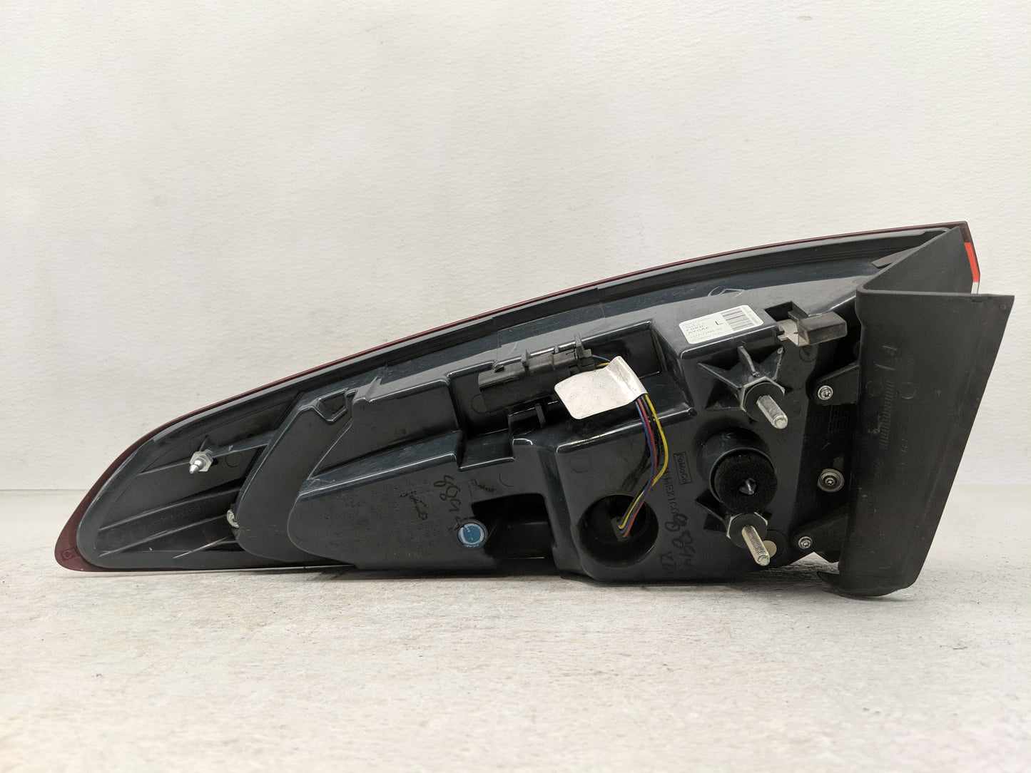 2017-2020 Ford Fusion Tail Light Assembly Passenger Right OEM P/N:F00HTF406307 Fits Fits 2017 2018 2019 2020 OEM Used Auto P