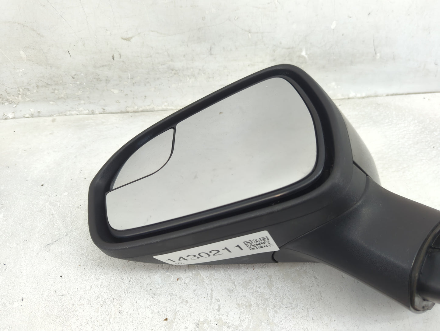 2016-2020 Ford Fusion Driver Side View Mirror - Left Door Mirror OEM Used - Oemusedautoparts1.com