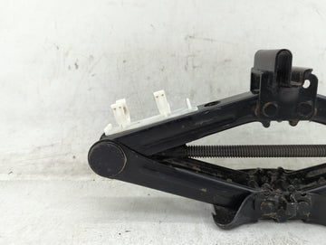 2018 Ford Fusion Spare Scissor Car Jack