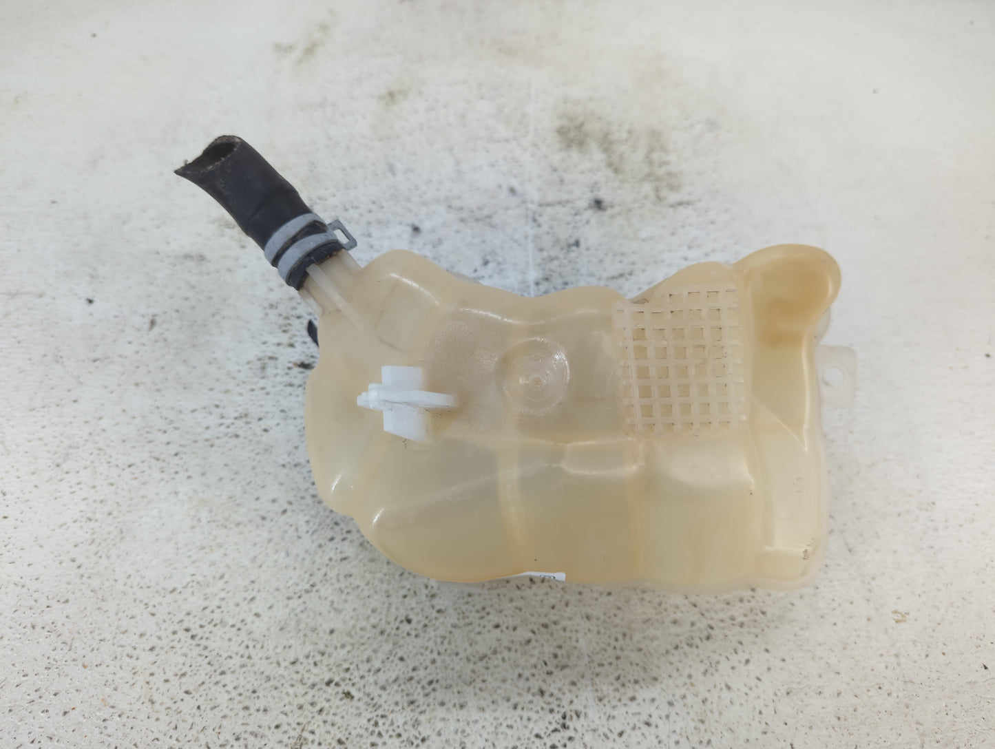 2017-2020 Ford Fusion Radiator Coolant Overflow Expansion Tank Bottle 1432601 - Oemusedautoparts1.com