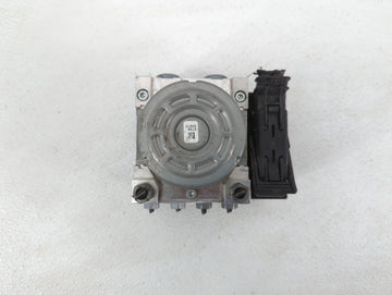 2017-2018 Ford Fusion ABS Pump Control Module Replacement P/N:HG9C-2B373-AH HG9C-2B373-CF, HG9C-2C219-MF Fits Fits 2017 2018 OEM Used Auto Parts