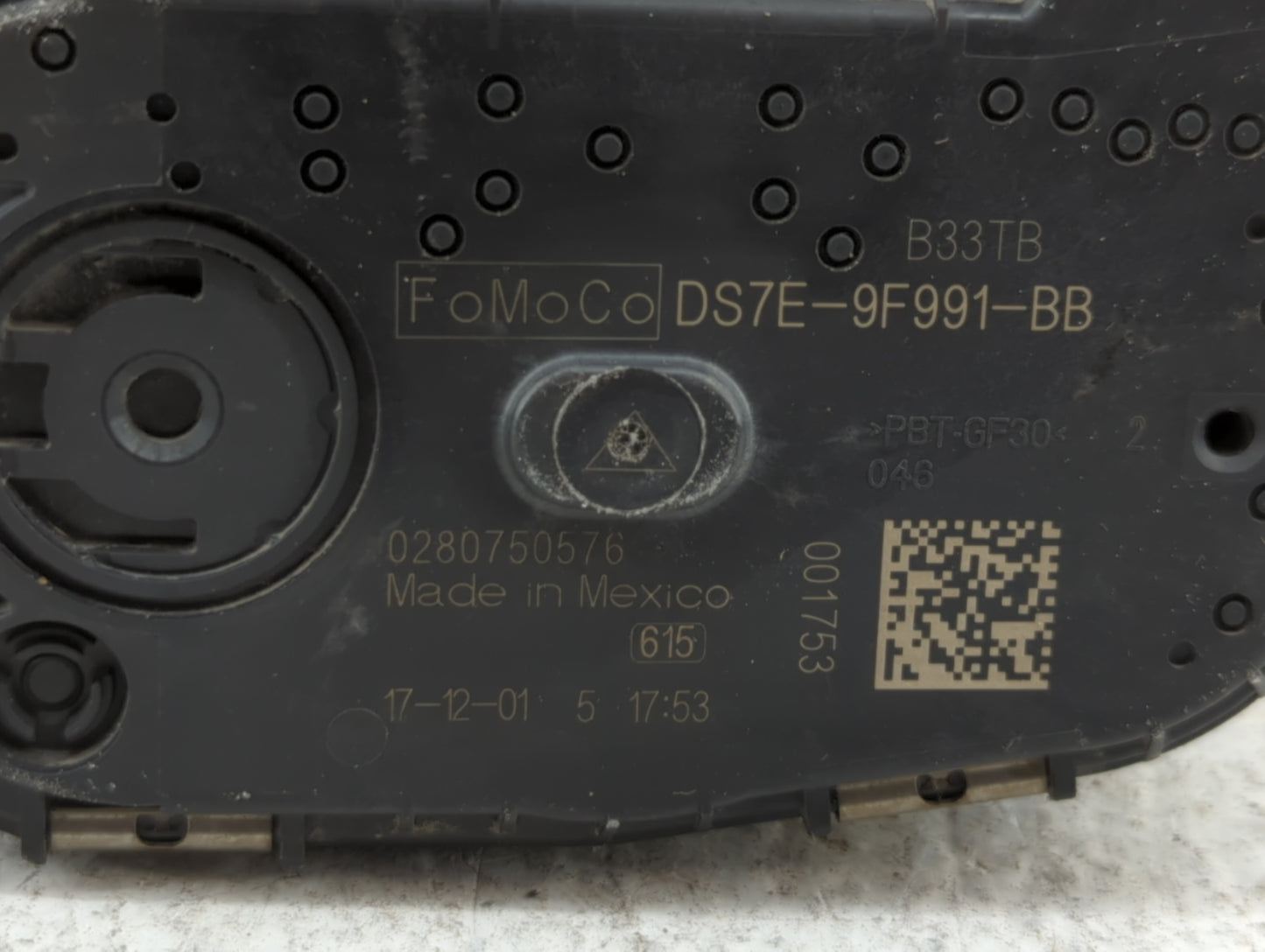 2014-2019 Ford Fusion Throttle Body P/N:0 280 750 566 DS7E-9F991-BB Fits Fits 2014 2015 2016 2017 2018 2019 OEM Used Auto Pa