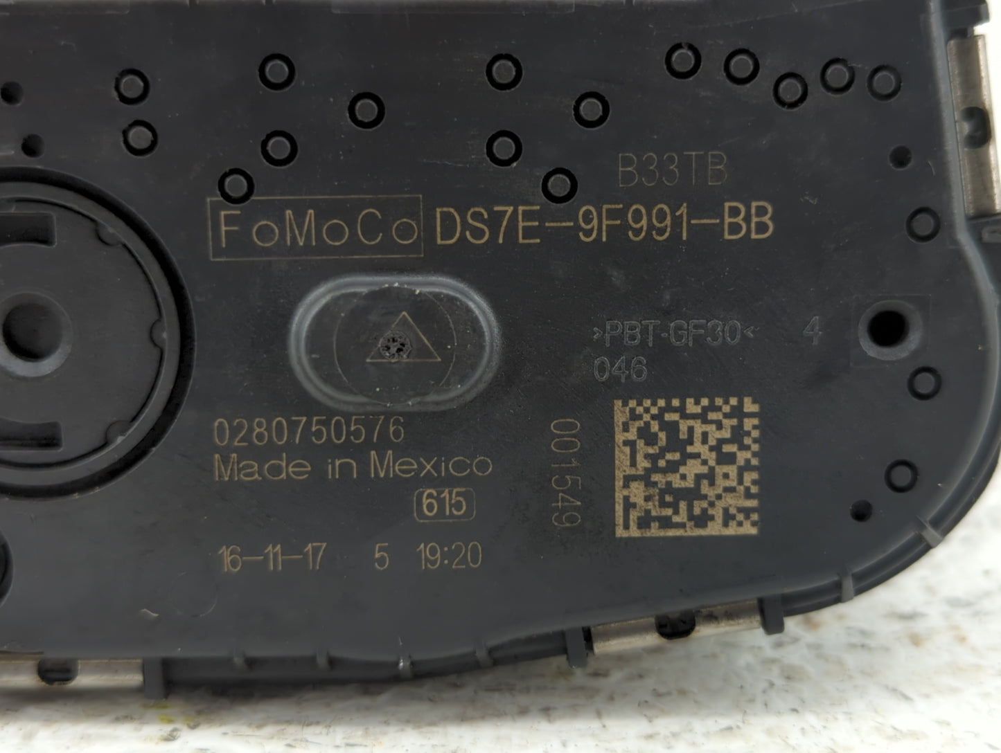 2014-2020 Ford Fusion Throttle Body P/N:DS7E-9F991-BB Fits Fits 2014 2015 2016 2017 2018 2019 2020 2021 2022 OEM Used Auto P