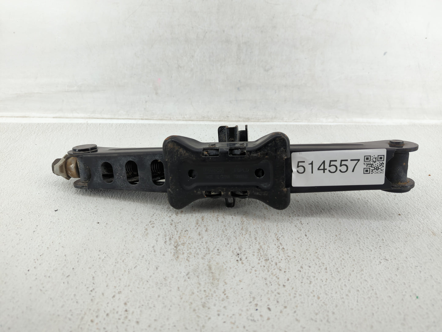 2018 Ford Fusion Spare Scissor Car Jack 514557 - Oemusedautoparts1.com
