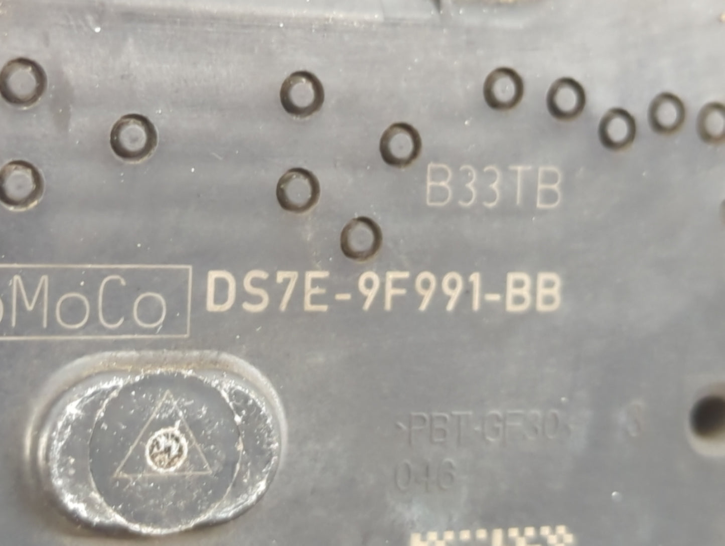 2014-2020 Ford Fusion Throttle Body P/N:DS7E-9F991-BB Fits Fits 2014 2015 2016 2017 2018 2019 2020 2021 2022 OEM Used Auto P