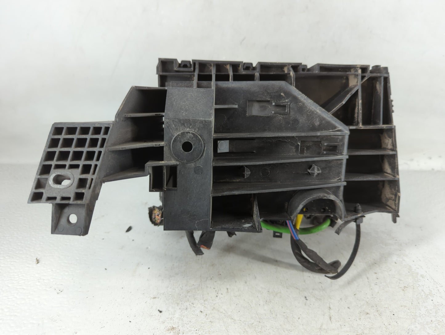 2017-2020 Ford Fusion Fusebox Fuse Box Panel Relay Module P/N:HG9T14D068AD_01 Fits Fits 2017 2018 2019 2020 OEM Used Auto Pa