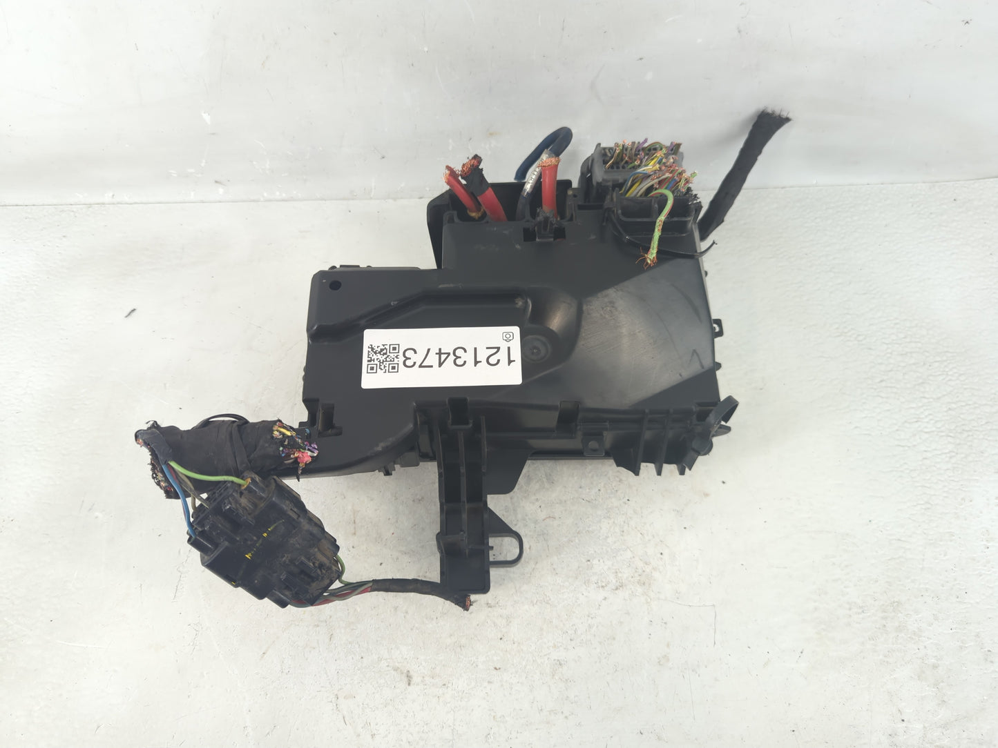 2018-2019 Ford Mustang Fusebox Fuse Box Panel Relay Module Fits Fits 2018 2019 OEM Used Auto Parts - Oemusedautoparts1.com