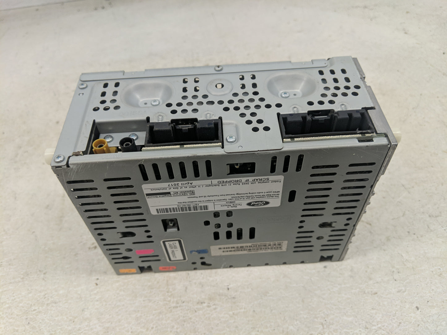 2017-2019 Ford Taurus Radio AM FM Cd Player Receiver Replacement Fits Fits 2017 2018 2019 OEM Used Auto Parts - Oemusedautop