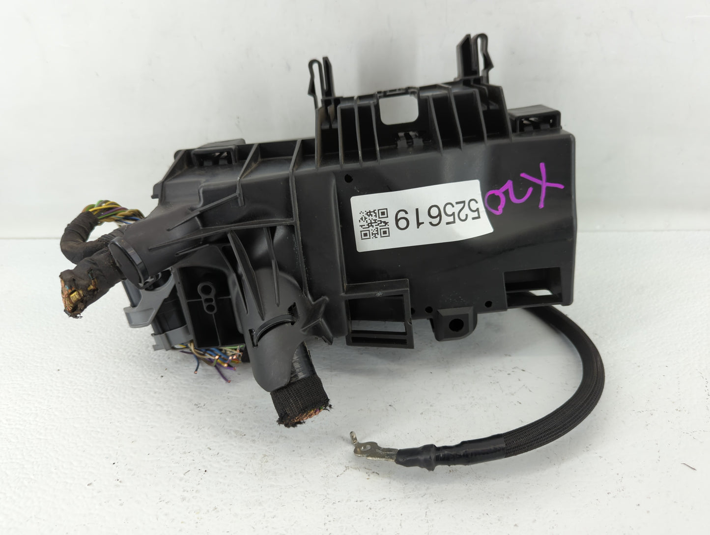 2017-2019 Ford Taurus Fusebox Fuse Box Panel Relay Module P/N:DG1T-14A003-BA Fits Fits 2017 2018 2019 OEM Used Auto Parts -