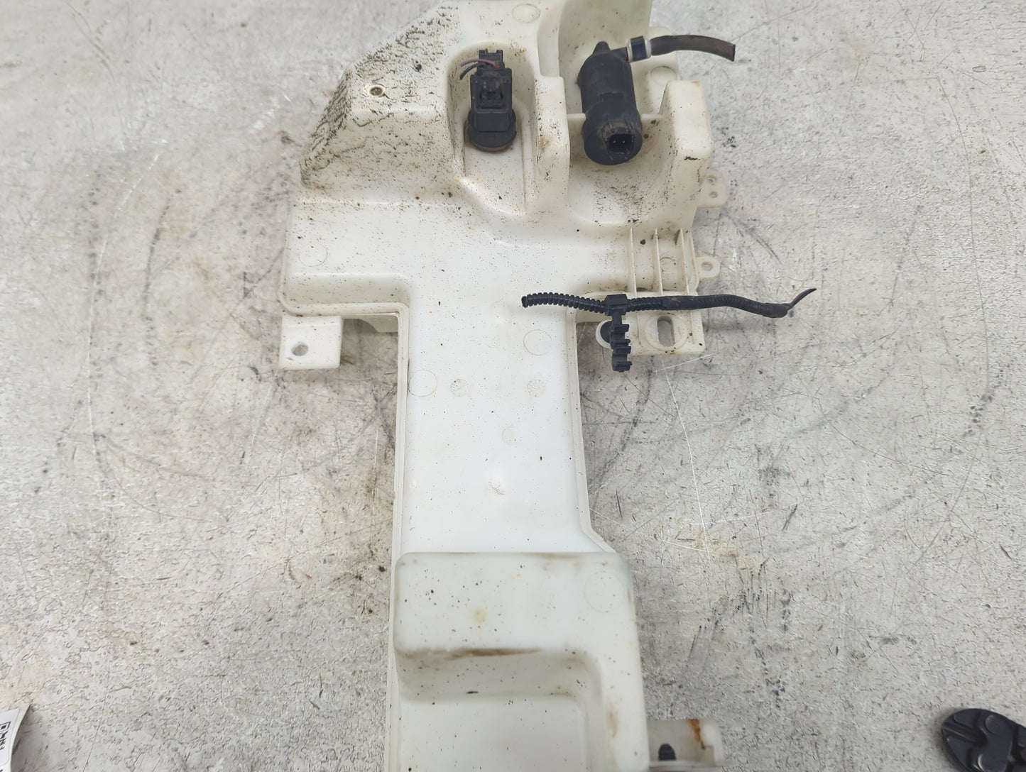 Ford Transit 250 Windshield Washer Fluid Reservoir Bottle - Oemusedautoparts1.com