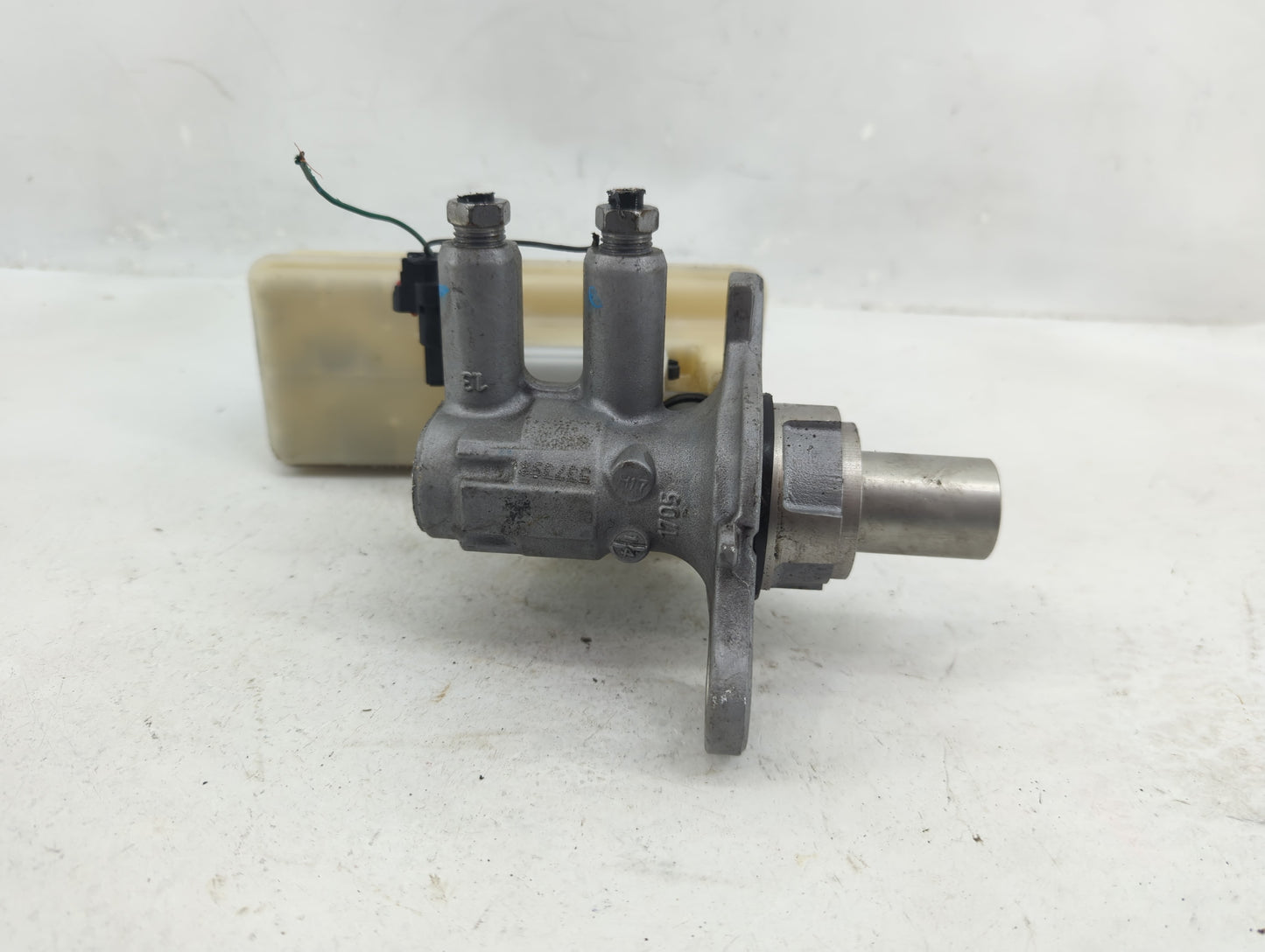 2020-2022 Gmc Acadia Brake Master Cylinder 1376508 - Oemusedautoparts1.com
