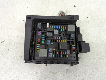 2018-2019 Gmc Acadia Fusebox Fuse Box Panel Relay Module P/N:84155665 Fits Fits 2018 2019 OEM Used Auto Parts