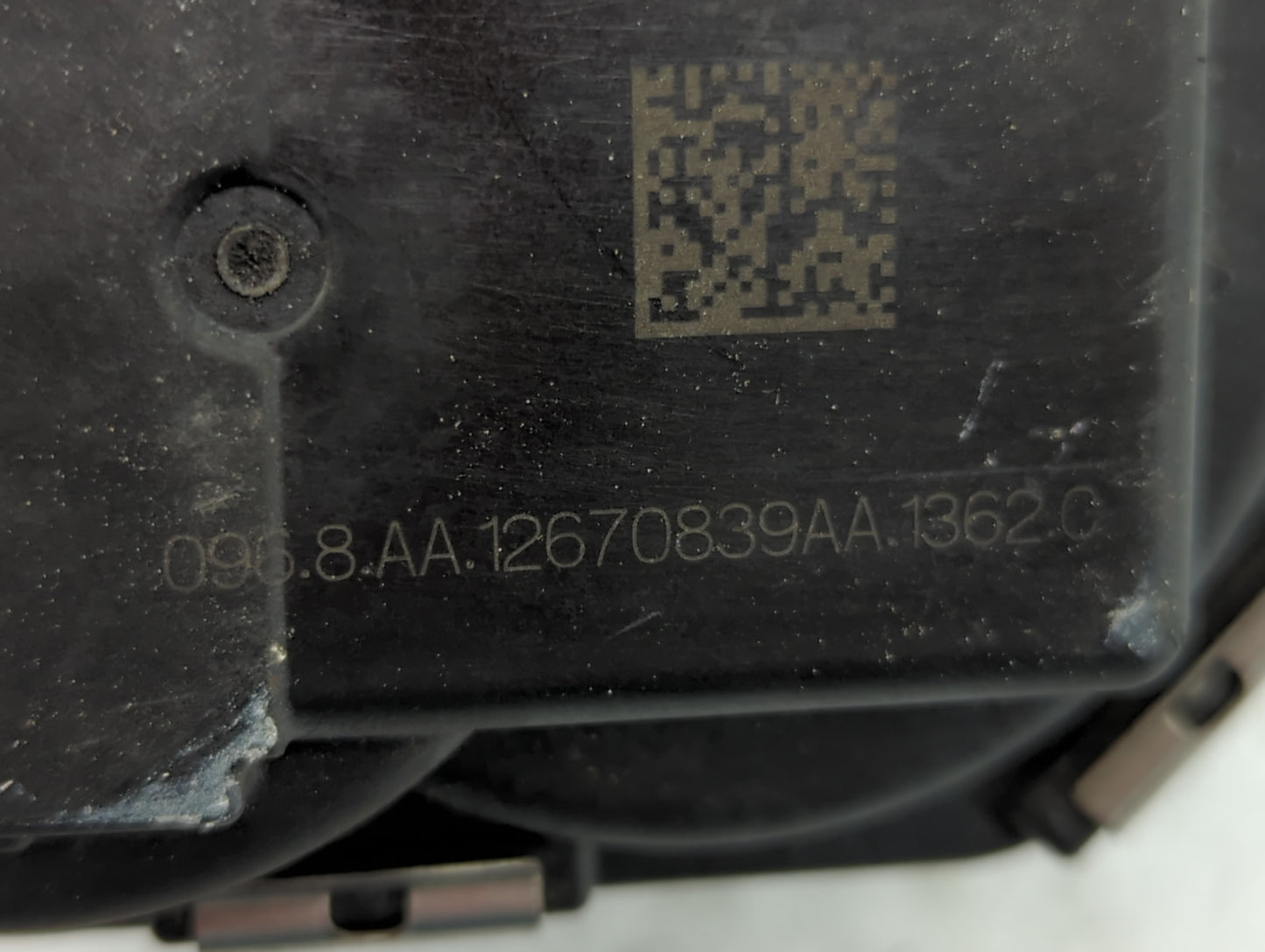 2016-2022 Gmc Canyon Throttle Body P/N:12670839AA Fits Fits 2016 2017 2018 2019 2020 2021 2022 OEM Used Auto Parts - Oemused