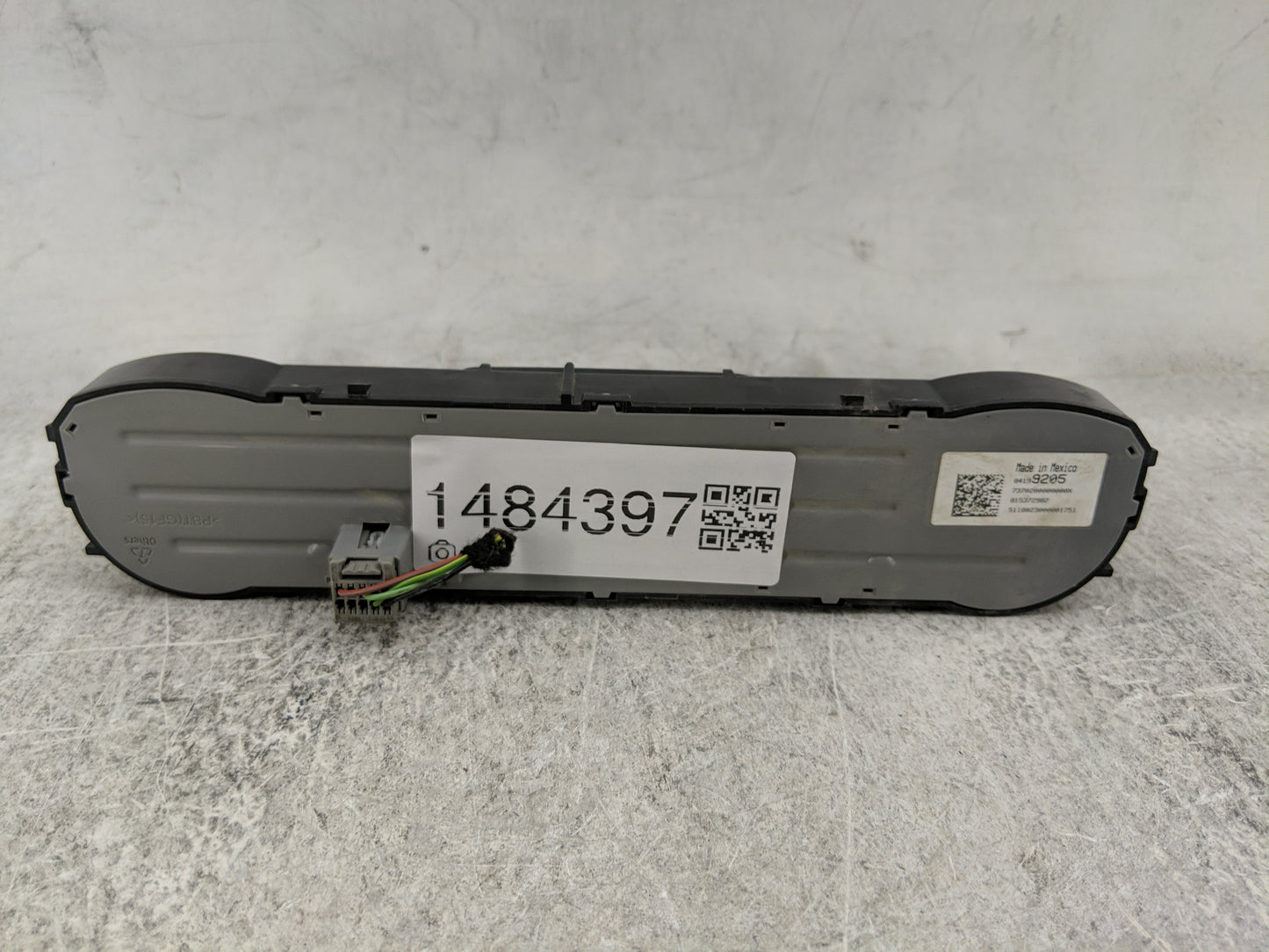 2017-2019 Gmc Sierra 1500 Climate Control Module Temperature AC/Heater Replacement P/N:84199205 815372982 Fits OEM Used Auto