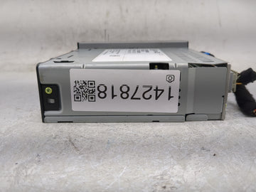 2018-2019 Gmc Sierra 2500 Radio AM FM Cd Player Receiver Replacement P/N:42554623 LC7S-R, 555343750 Fits Fits 2018 2019 OEM Used Auto Parts
