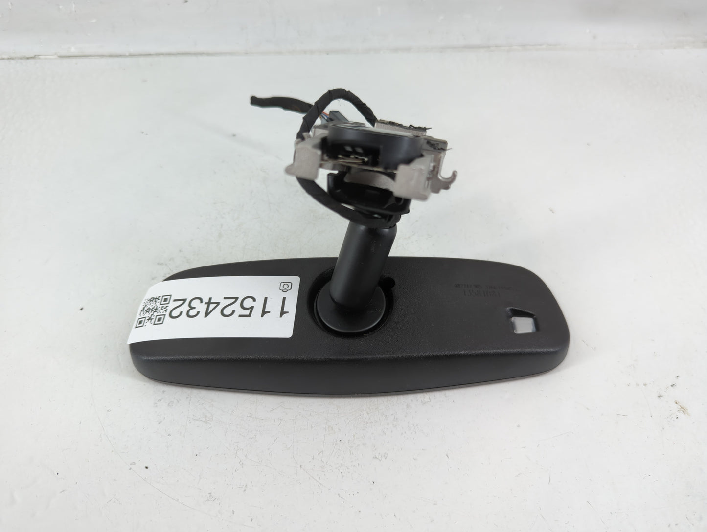 2018 Gmc Terrain Interior Rear View Mirror Replacement OEM P/N:E11026140 Fits OEM Used Auto Parts - Oemusedautoparts1.com