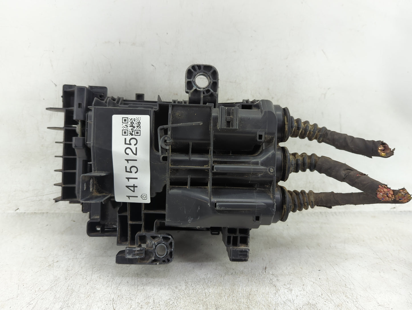2018-2019 Gmc Terrain Fusebox Fuse Box Panel Relay Module P/N:84300718 Fits Fits 2018 2019 OEM Used Auto Parts - Oemusedauto
